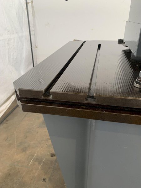 8-7/8&quot; X 8-7/8&quot; X 1/4&quot; BOSCHERT LB15KS6/25 HYDRAULIC NOTCHING MACHINE. STOCK # 0105023