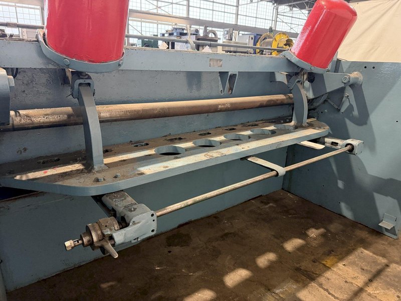 10' X 3/8" CINCINNATI 2510 MECHANICAL SQUARING SHEAR. STOCK # 0779525