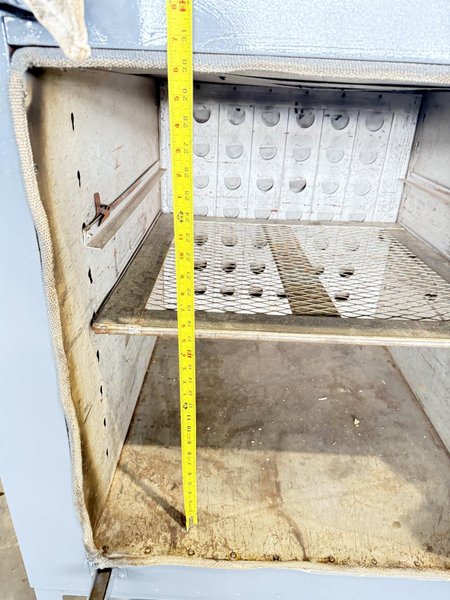 INDUSTRIAL OVEN W/ HONEYWELL CONTROL. STOCK # 0235925.