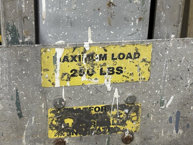 250 LBS X 36&#039; GENIE MODEL #PLC-36DC ELECTRIC MANLIFT AERIAL WORK PLATFORM: STOCK #23616