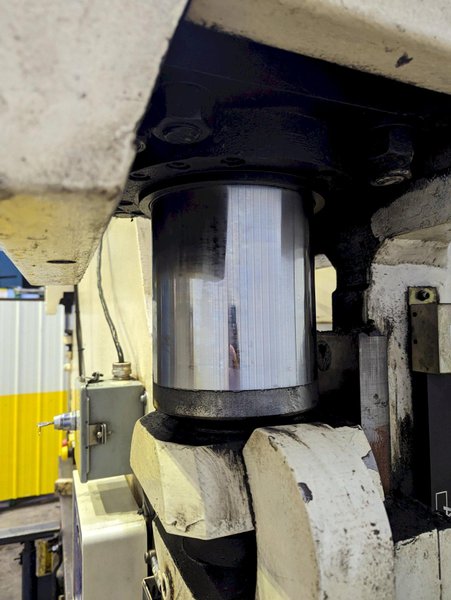 230 TON X 12' PACIFIC MODEL J230-12 HYDRAULIC PRESS BRAKE: STOCK #18531