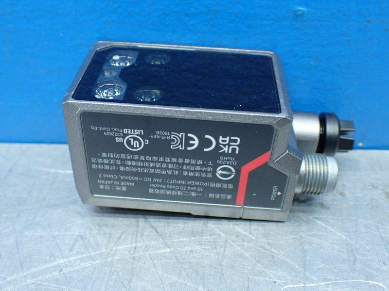 KEYENCE 1D AND 2D CODE READER  -  SR-X100