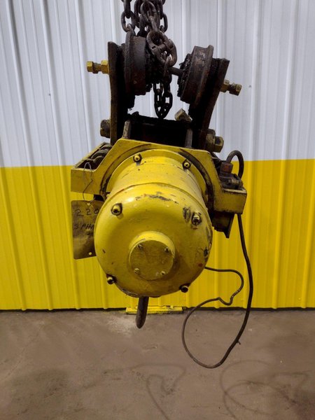 3,000 LB POWERED CABLE HOIST: STOCK #18896
