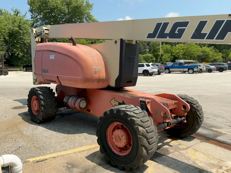 JLG INDUSTRIES 1000 LBS PROPANE TELESCOPING MAN LIFT   -  800A