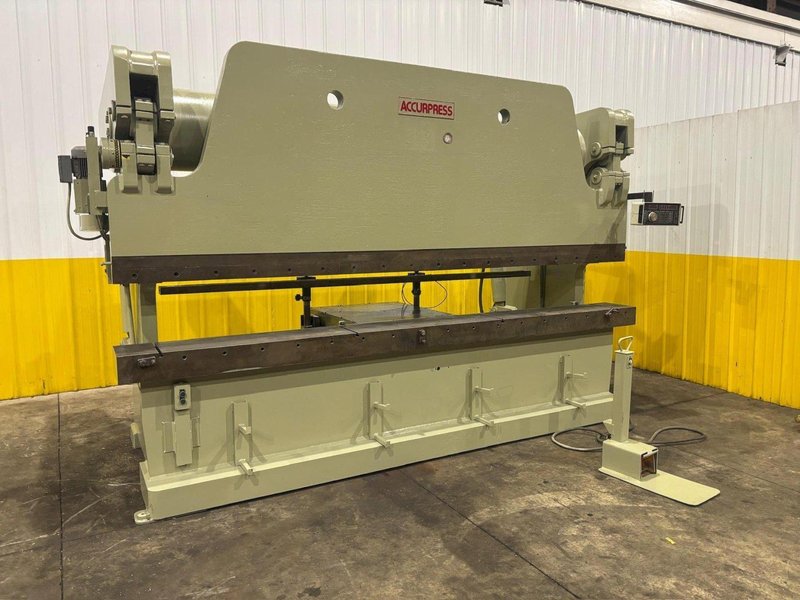 250 TON X 12' ACCURPRESS MODEL #725012 HYDRAULIC PRESS BRAKE: YOBRO #24251