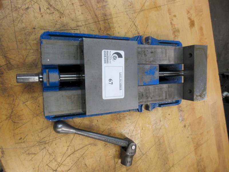 Kurt D688 6&quot; Machine Vise with Handle- Auction Item