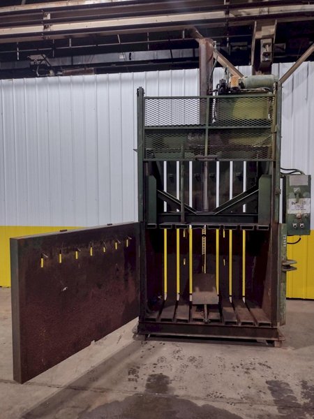 60&quot; X 30&quot; X 48&quot; SELCO MODEL #V5-HD HYDRAULIC VERTICAL BALER: STOCK 17517