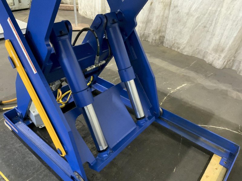 3000 LB BISHAMON MODEL L3K-TT HYDRAULIC SCISSOR LIFT TABLE STOCK #81317