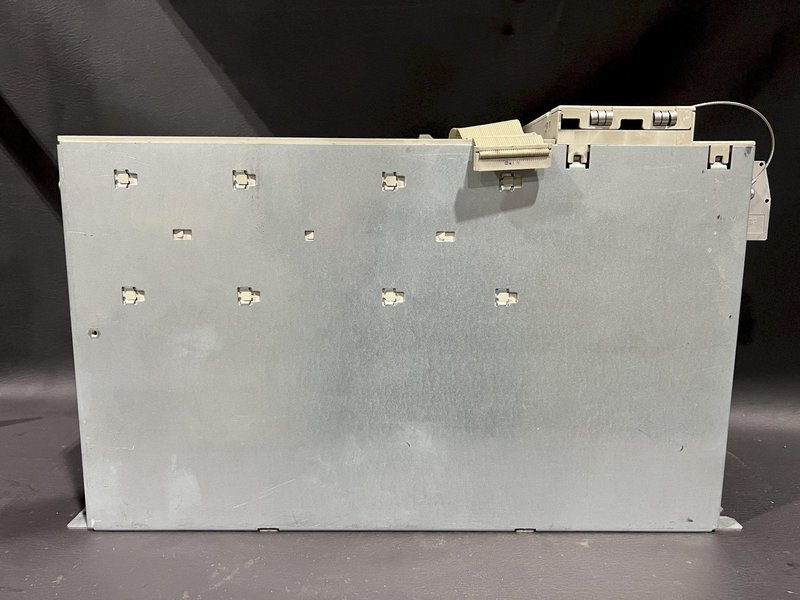 Siemens Simodrive Servo Drive Unit 6SN1123-1AA00-0LA2
6SN11231AA000LA2