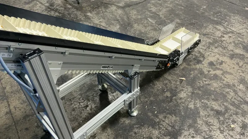 DORNER 10” W OF FLAT INCLINE BELT CONVEYOR  -  LPZ3210853
