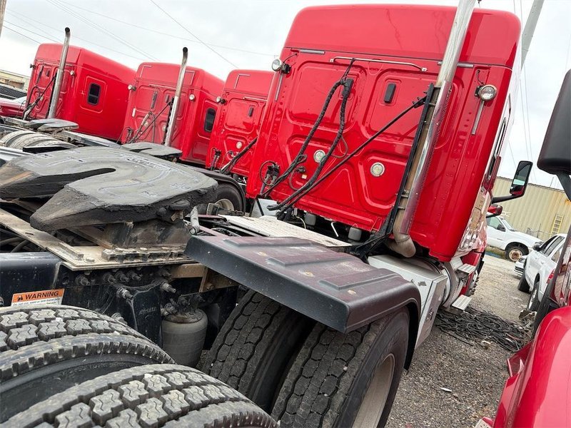 2020 Freightliner Cascadia 1FUJHHDV5LLLC1671