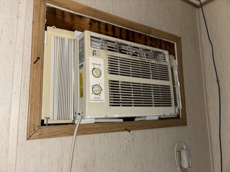 8' X 10' X 8'6" SOMMERS MOBILE LEASING MODEL N MOBILE OFFICE CONTAINER: YOBRO #23815