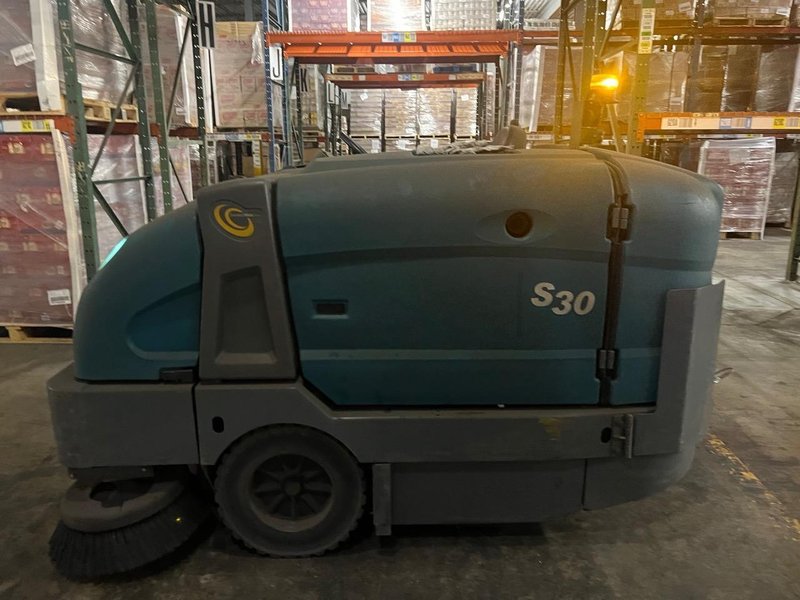 Tennant S30 Shop Sweeper- 550 Hours