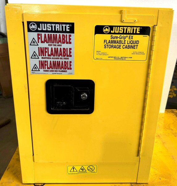 Justrite Flammable Storage Cabinet, Model 890420, 4 Gallon, Self-Close Door