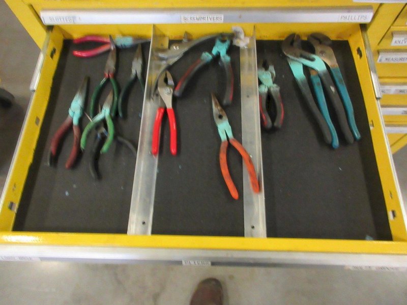 Kennedy 15-Drawer Locking Tool Chest, Portable with Keys and Contents- Auction Item