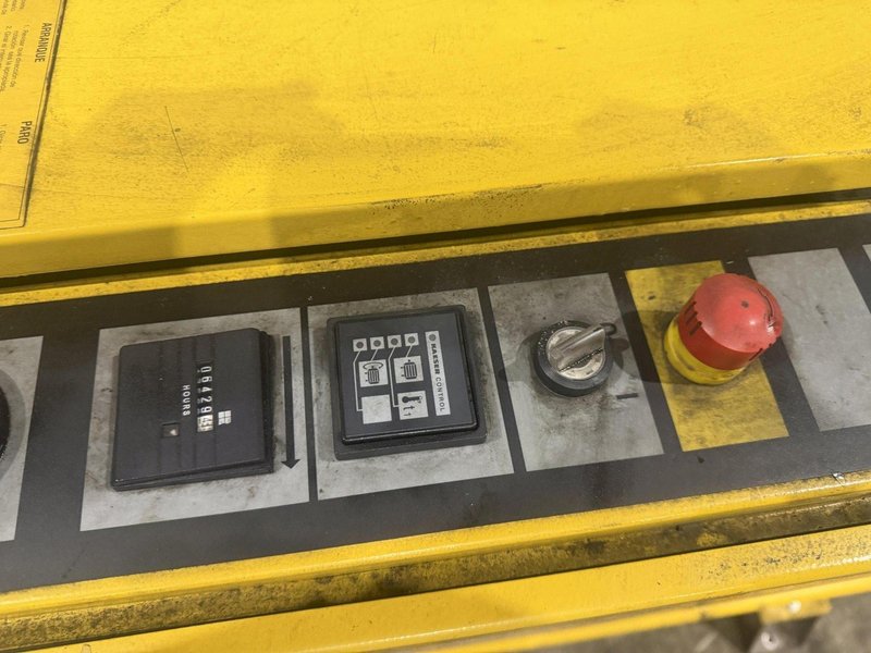 7.5 HP KAISER MODEL#SX7 AIR COMPRESSOR, TBH9 DRYER &amp; TANK 2006: YOBRO #24737