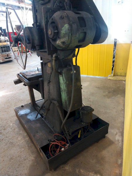 24&quot; DEFIANCE MACHINE WORKS MODEL 200 SINGLE SPINDLE DRILL: STOCK #13426