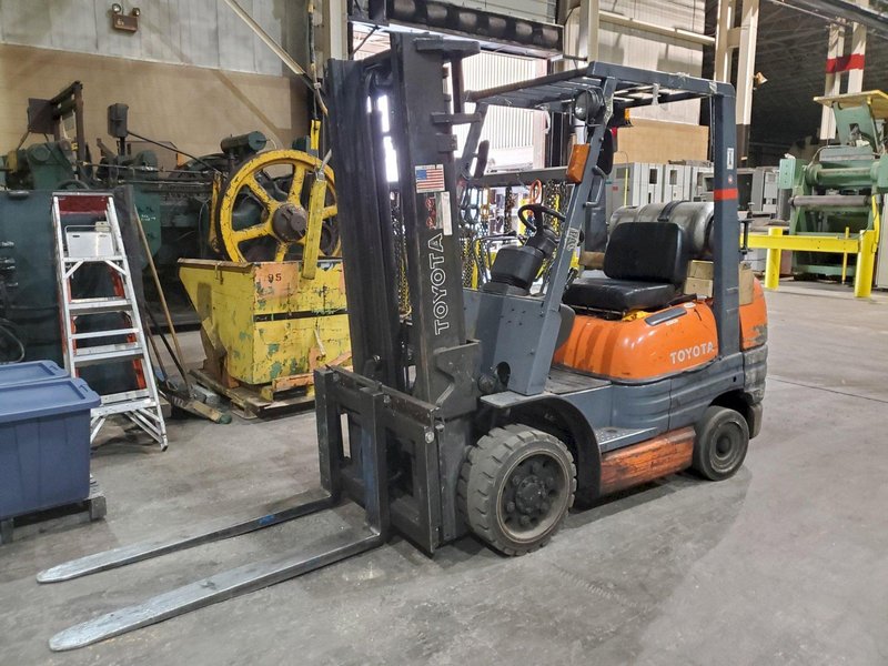 TOYOTA, No. 42-6FGCV30 FORK LIFT
