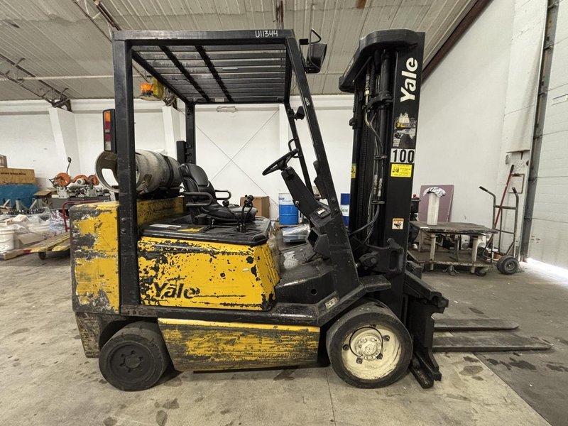 Yale GC060TFNVAE084 6,000 lb Capacity LPG Sit-Down Forklift- Auction Item
