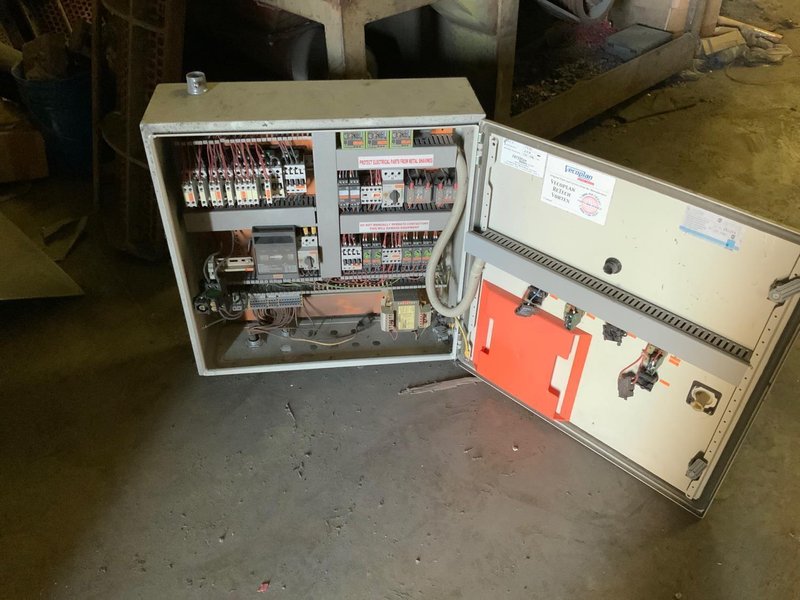 CUMBERLAND JOHN BROWN PLASTICS MACHINERY. STOCK#1263822