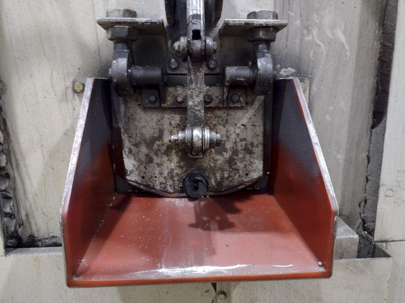 60&quot; X 8 CU FT ALMCO MODEL V8-S TUB TYPE VIBRATORY DEBURRING FINISHING SYSTEM: STOCK #18832