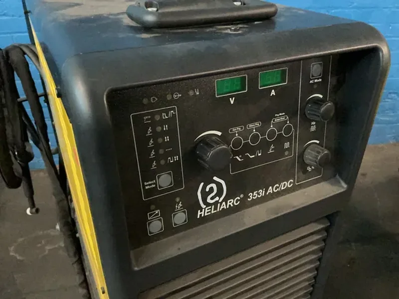 Esab 350 Amp Welder - Heliarc 353i Ac-dc