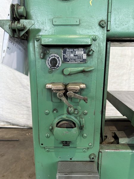16" DOALL ML-16 VERTICAL BANDSAW. STOCK # 1118824