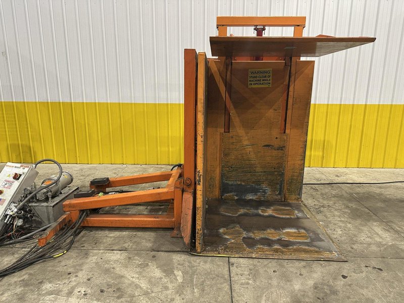 4,400 LBS CHERRY HYDRAULIC CLAMP &amp; FLIP PALLET INVERTER / TURNOVER MACHINE: STOCK #22320