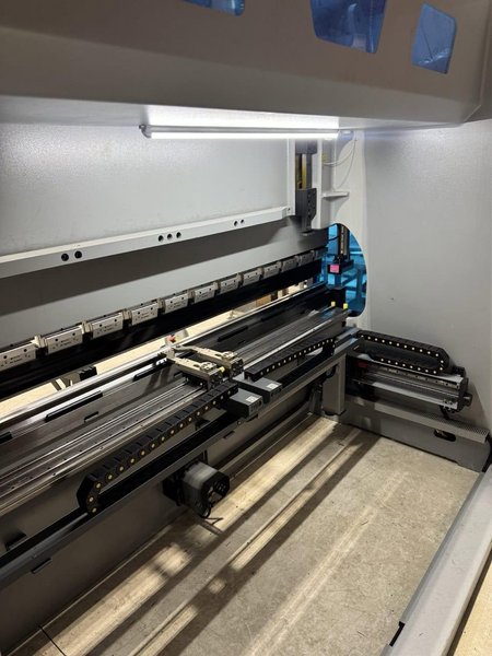 150 Ton x 10′ Accurl Master CNC Press Brake, 2026 – 6+1