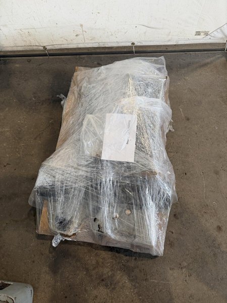 SUPERMAX YCM-2GS VERTICAL/HORIZONTAL UNIVERSAL MILL W/ TOOLING. STOCK #1008125