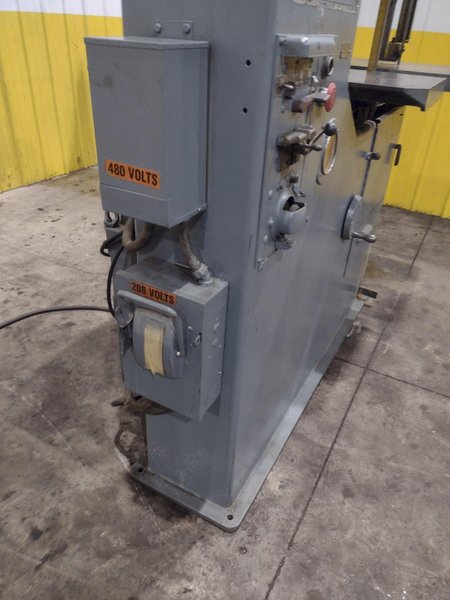 36" DOALL MODEL #3613-1 VERTICAL BANDSAW: YOBRO #24515