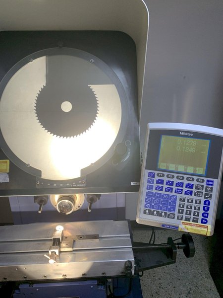 14&quot; MITUTOYO Model PH-14A Bench Top Optical Comparator