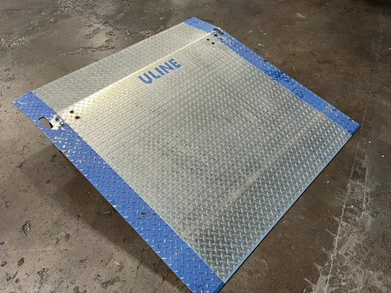 ULINE 60” X 60” DOCK PLATE
