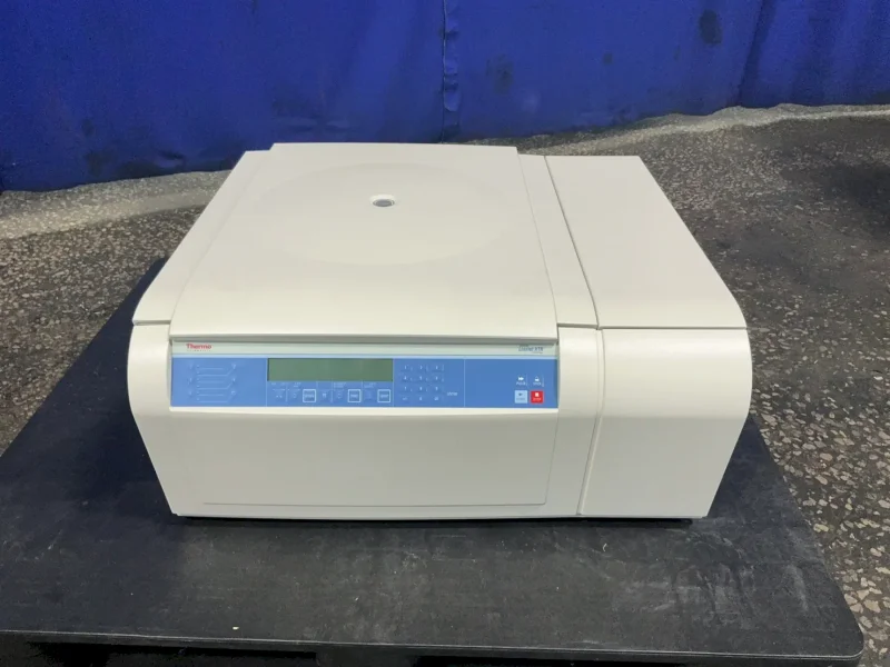 THERMO SCINTIFIC CENTRIFUGE  -  SORVALL LEGEND XTR