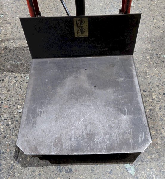 WESCO ESPL-60-2424-3W235 1000LB PNEUMATIC LIFT USED