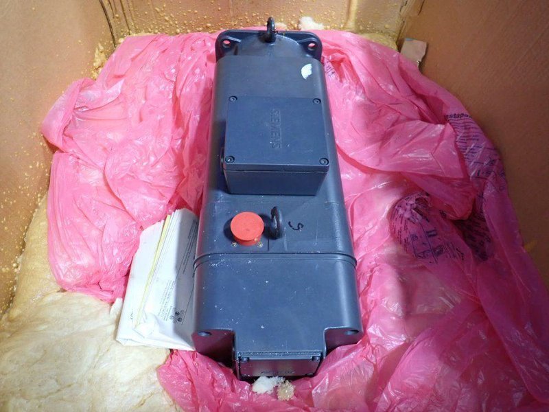SIEMENS 11 KW SERVO MOTOR  -  1PH6105-4ZF09-Z