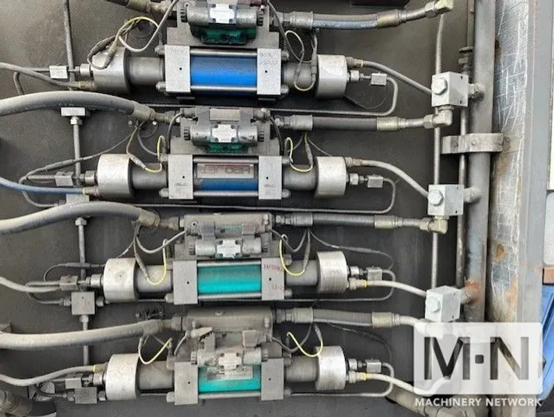 200 HP 60,000 PSI FLOW 25X WATERKNIFE INTENSIFIER PUMP w/ 2382 HOURS