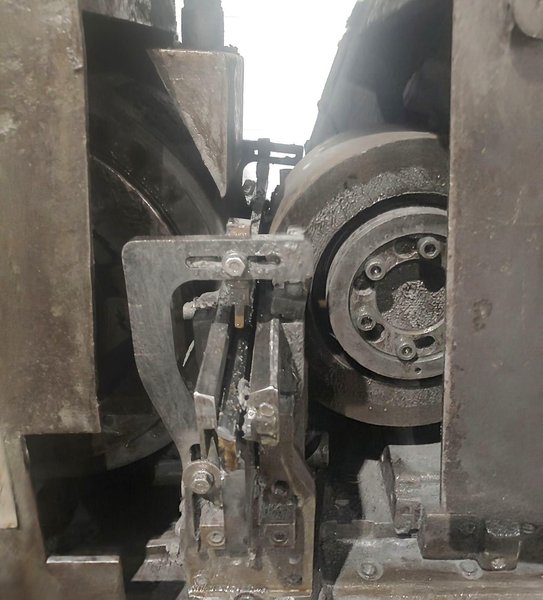 CINCINNATI #220-8 4.75" CENTERLESS GRINDER