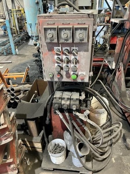 Hall model 2H tilt pour molding machine 26x32 front platen, 224x 32 rear platen, s/n 201687 with hydraulic system and controls