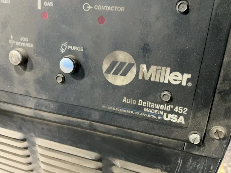 Miller  450 A  Welder  - Auto Deltaweld 452