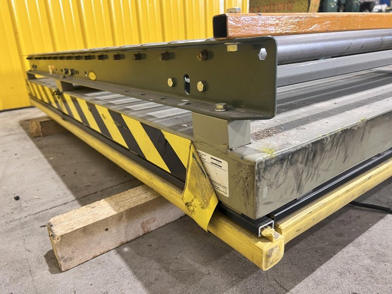 4,000 LB X 72" X 36" SOUTHWORTH MODEL #LS4-36 HYDRALUIC LIFT TABLE WITH ROLLER TOP: STOCK #20903