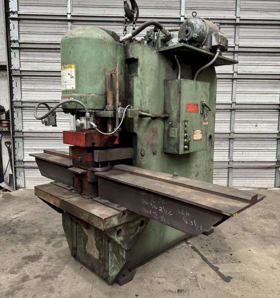 200 TON PACIFIC MODEL #200PF PRESSFORMER HYDRAULIC PRESS: STOCK #19202