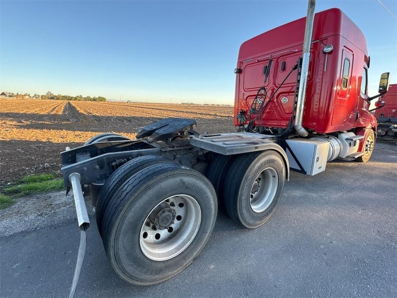 2020 Freightliner Cascadia LC1672