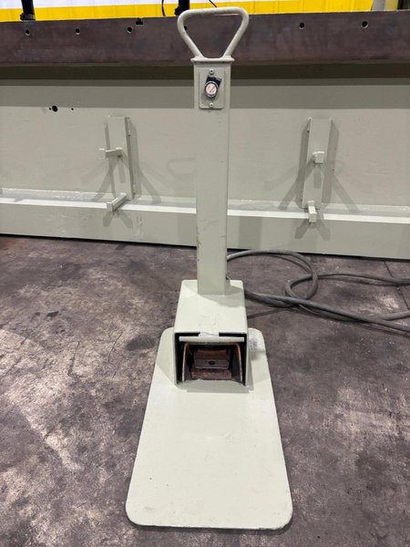 250 TON X 12' ACCURPRESS MODEL #725012 HYDRAULIC PRESS BRAKE: YOBRO #24251