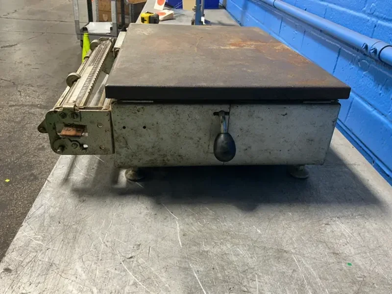 CHATILION 131 LBS SCALE  -  PBB-131XD