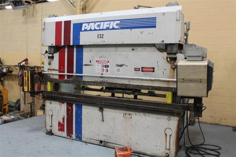 135 X 10' PACIFIC FABRI-FORMER II HYDRAULIC PRESS BRAKE: STOCK #61118