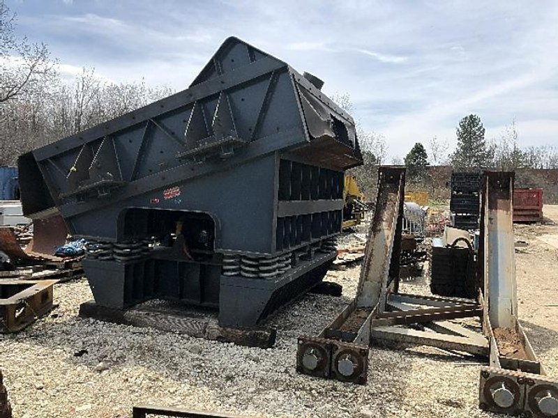 G/K MODEL VM240 LUMP CRUSHER, S/N C10644-03
12&#039; Wide X 5&#039; Deep X 8&#039;4&quot; Long
Rate of Feed: 40 TPH @ 85 Lbs Per Cu. Ft.  BASE &amp; LEGS #11587
Material Description: Sand
38,000 Lbs
