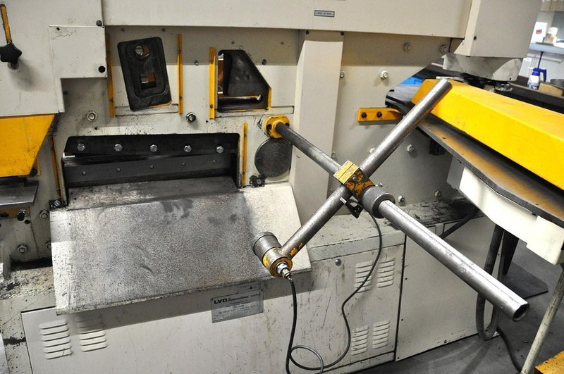 Geka Hydracrop SD 100 ton CNC