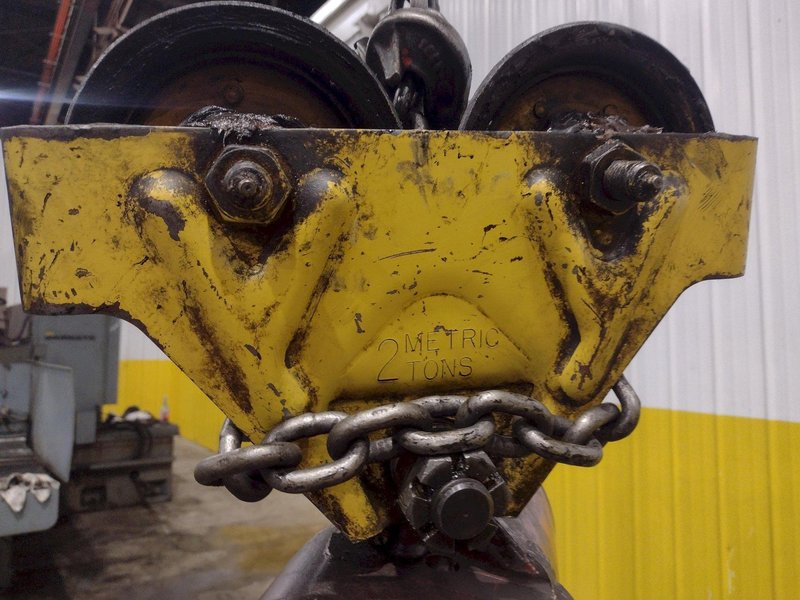 2 TON DAYTON MOTORIZED CHAIN HOIST: YOBRO 24665