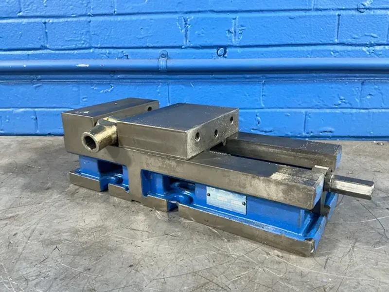 Kurt  6” Vise - 3600v